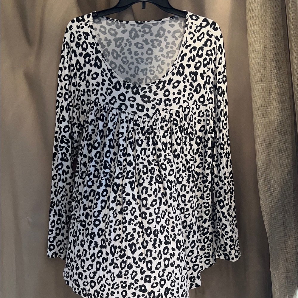 **3 for $6** Source Unknown Black and White Animal Print Baby doll top